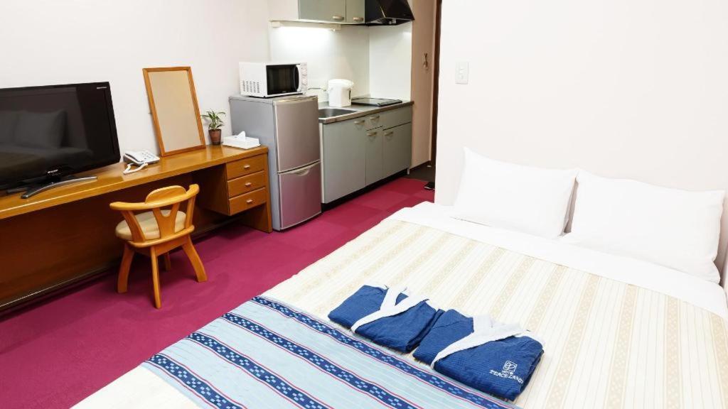 Hotel Peace Land Kume Naha Eksteriør billede